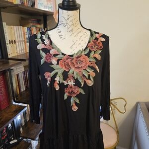 Lumie Floral Embroidered Black Top